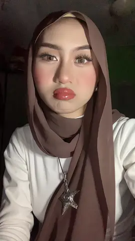 🧏🏻‍♀️