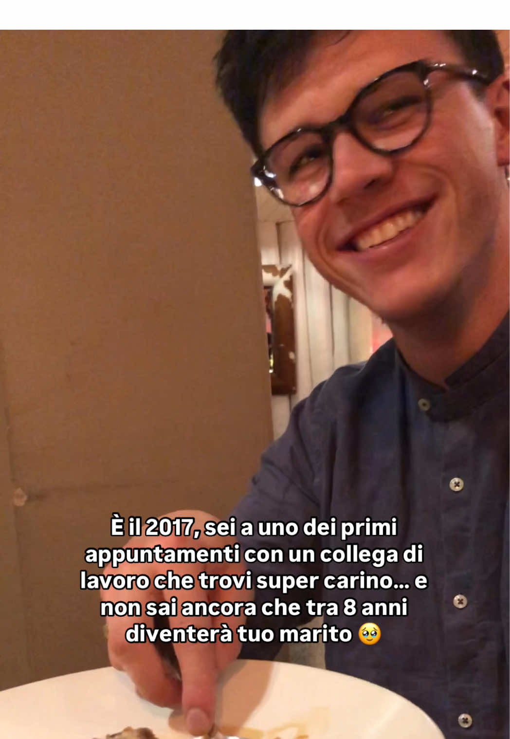 È pazzesco pensare che, se non avessi accettato quel lavoro part-time mentre ero una studentessa, tutta la mia vita avrebbe potuto prendere una direzione completamente diversa. 🥹 Credo davvero nel destino, e accettare quell'offerta di lavoro resterà per sempre una delle decisioni migliori che abbia mai preso ❤️ #coppia 