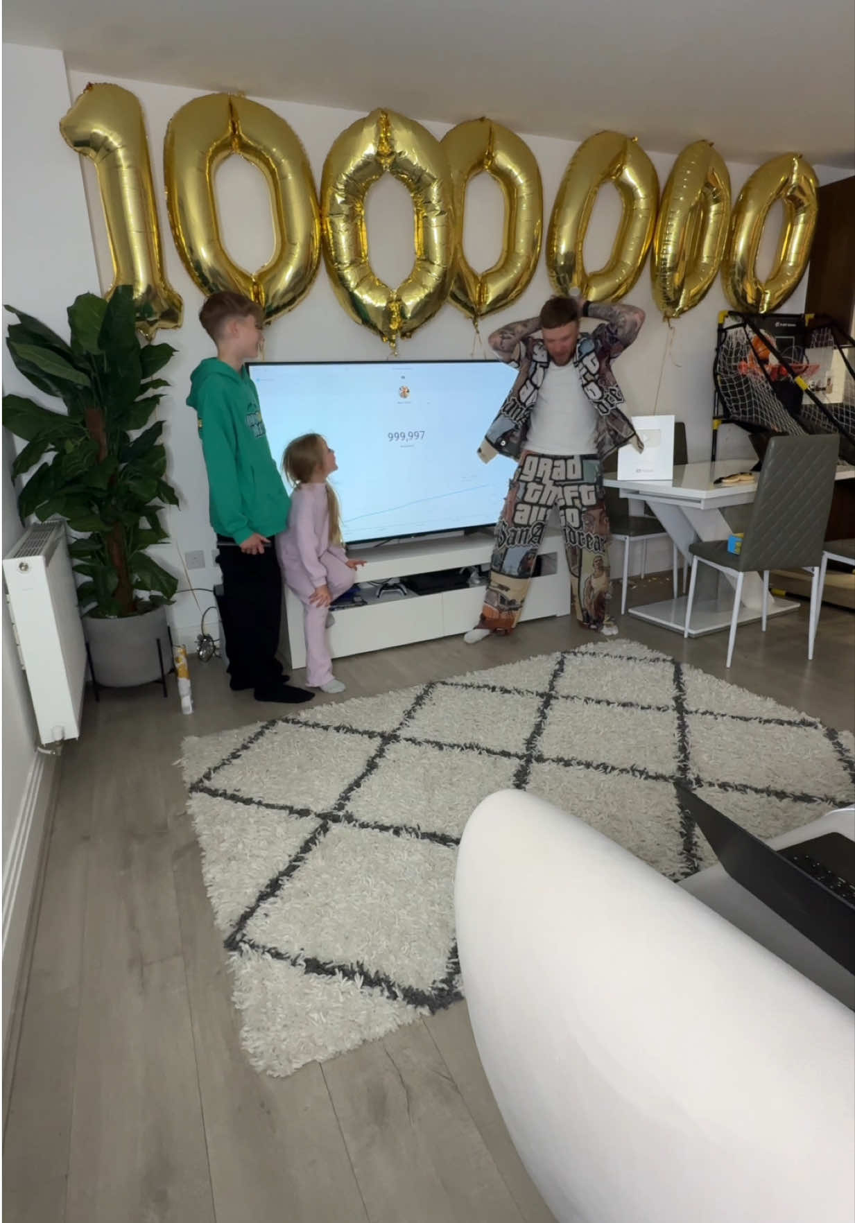He switched the TV off before his Dad hit 1 Million Subscribers 😱