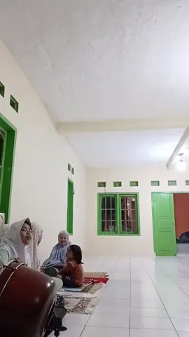 mengisi waktu luang dengan sholawatan#abcdxyz #foryoupage #seru #kebersamaan #fyppppppppppppppppppppppp #trend #sholawatan_yuk #viraltiktok 