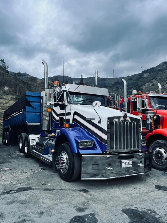 LA KENWORTH T800 DE @heavy.evolution THK 332#GrandeColombia🇨🇴 #derramandoestilo #soloexotiqueo🍓🔥 #graciasporelapoyo✨ #photography #gremiocamionero🇨🇴 #mulerosdecolombia🇨🇴 #amorporloscamiones🚚❤️ #mulasconestilo💎🇱🇷 #almejorestilocamionero #transportadoresconestilo #SiempreVerde🌿 #PasiónVerdolaga🏆 #AtléticoNacional #vamosverde💚 #NacionalEsPasión⚽ #ReyDeCopas👑 #Verdolagas🔥 #HinchaVerdolaga💚⚽ #FútbolColombiano⚽🇨🇴