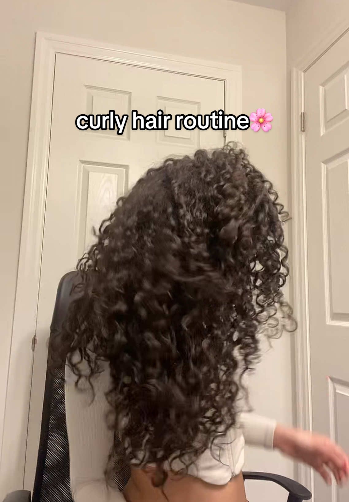 my curly hair routine for volume 🌸 #jesuslovesyou #curlyhairtutorial #curlyhairroutine #hairstyle #foryoupage #curlygirl #easyhairstyles 