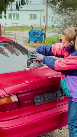 Anos 90: onde cabia o som, cabia o barril 🍺🚗😂 #cerveja #craft #genial #DIY #fyp #zoeira