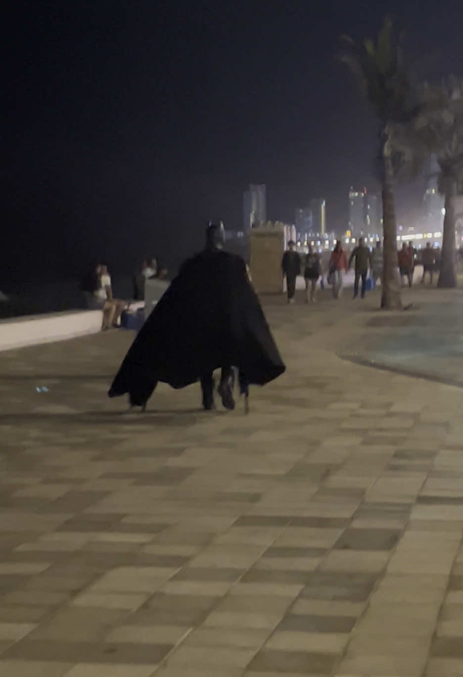 EL SEÑOR DE LA NOCHEEE! Hasta Batman anda de vacaciones 🦇 #fyp #parati #batman #mazatlan #memestiktok #comedia #humor 