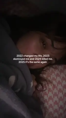 saking bnyknya luka trauma dan trust issue mlah bikin diri ini jd jahat redflag.