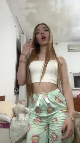 🧁🍧#andiamoneiperte #andiamoviraliiiiiiiiiiiiiiii #perteeeeeeeeeee #🍑 #twerktwerktwerk😍😍 #fypシ #twerking❤️❤️❤️😌 #trend 
