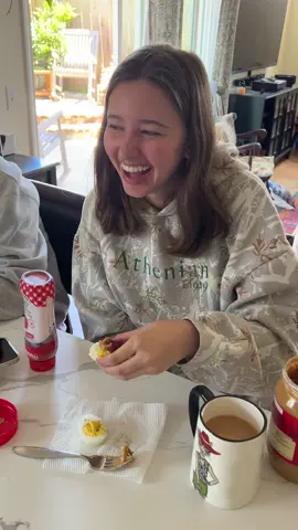 Easter + 4/20 = 🥜🍓🥚 @johnna 