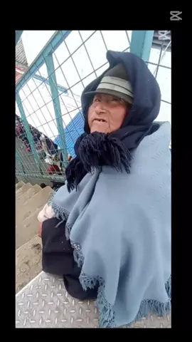 Nos encontramos a una linda abuelita y le ayudamos 🙏 #ayudasolidaria #ayuda #paratii #gentemaravillosa #ayudaalprojimo 