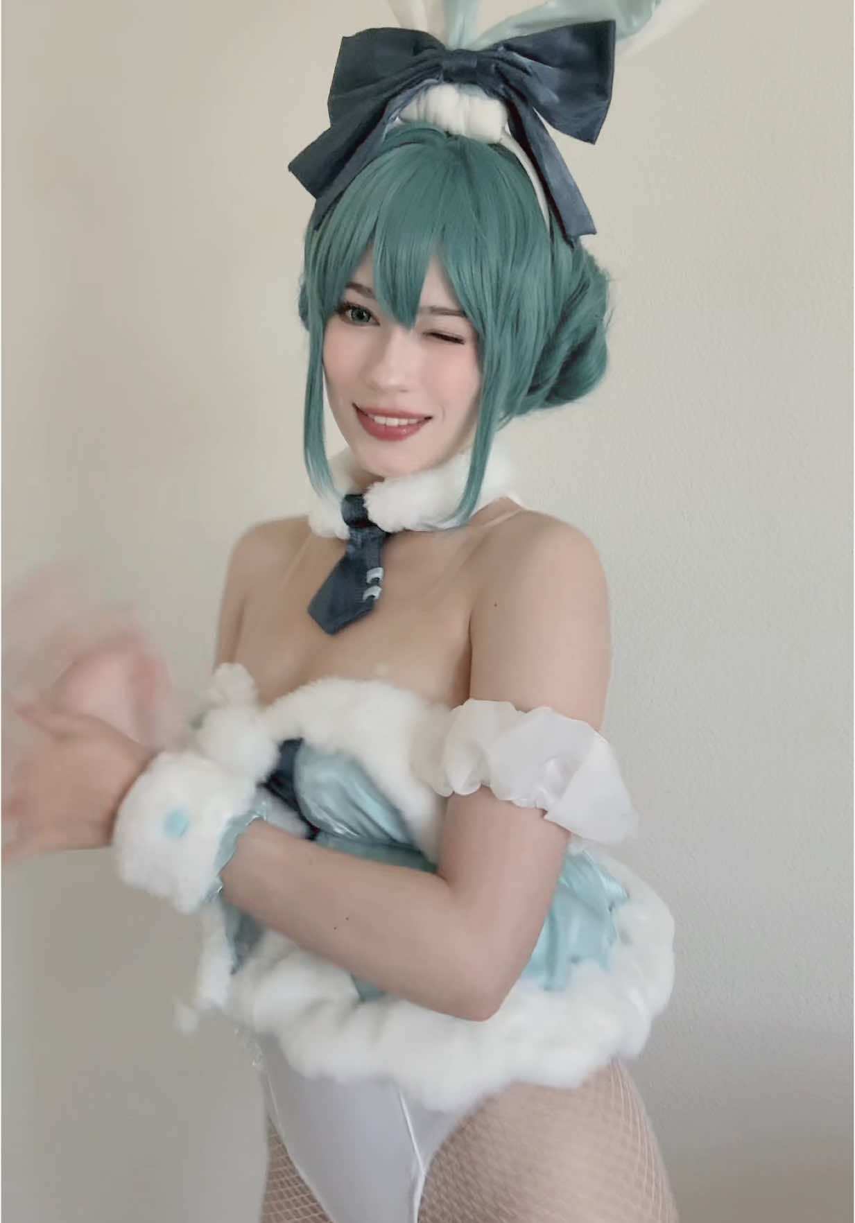 happy easter🐰🐣💐 #hatsunemiku #初音ミク #hatsunemikucosplay #mikuhatsune #vocaloid #vocaloidcosplay #cosplay #foryou #eastercosplay #miku #mikucosplay 