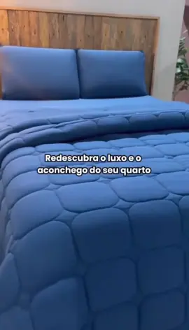 Descrição: Estilo, conforto e praticidade para transformar seu quarto! A Colcha Cobre-Leito Malha 100% Algodão Dupla Face é perfeita para todas as estações. Com toque macio, acabamento matelado e dupla face para variar na decoração, ela une beleza, conforto e versatilidade. Disponível nos tamanhos: Solteiro, Casal Padrão, Queen e King! #colcha #cobreleito #malhaalgodao #duplaface #matelado #colchaduplaface #quartoperfeito #decoracaodequarto #camacasal #camaking #camasolteiro #camacomestilo #confortodiario #algodao100 #camaorganizada #casalimpaeconfortavel