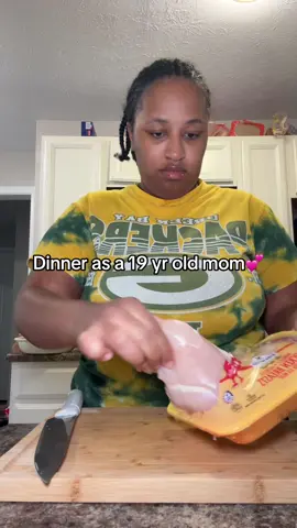 Chicken tacos and rice😫😍 #family #fypシ #foryoupage #teenmom #toddlersoftiktok #toddlermeals #youngmom #foodtiktok #trending #toddlermom #DinnerIdeas #dinner #FoodTok #EasyRecipe #tacos 
