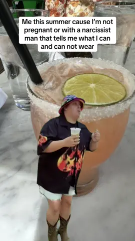 We’re living our best lives #MemeCut #Meme #CapCut #suchavibe #margaritaville 