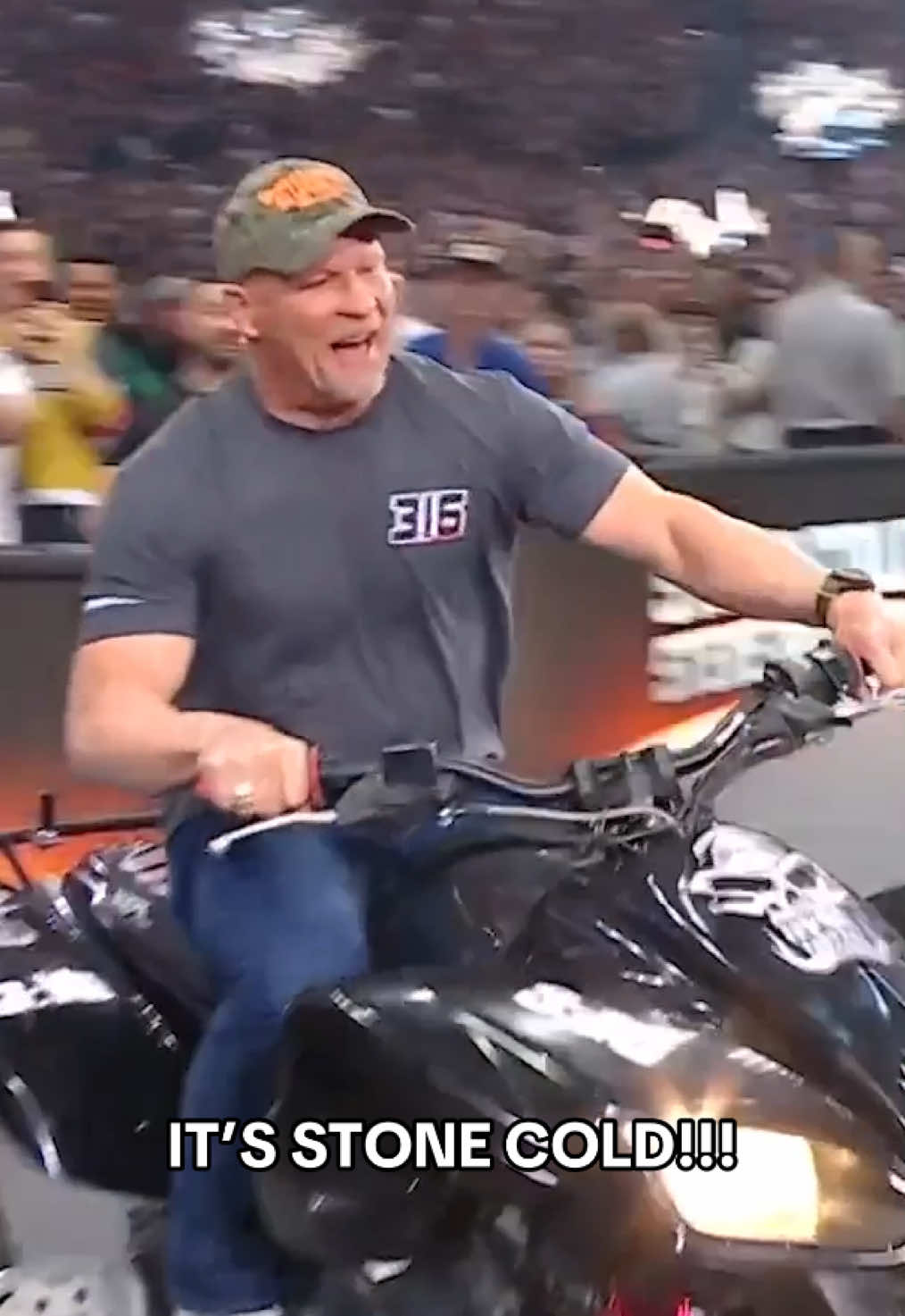 #StoneCold #SteveAustin knows how to make an entrance 👏👏👏  #WWE #WrestleMania 