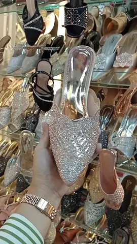 Ready kembali stoknya sendal pesta Siena Aurora yang mau order di keranjang kuning #sandalpestamewah #sandalwisuda #sandalkondangan #sandalmewah #sandalwanita #sandalpesta #sandalpestawanita #sandalkekinian #siena 