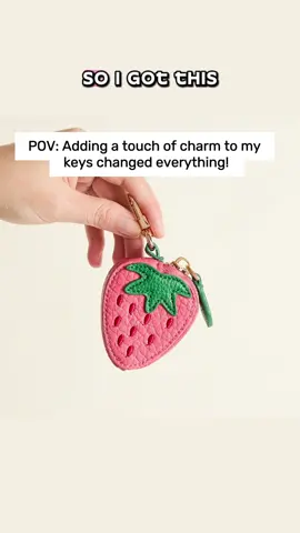 Mini Strawberry Charm Coin Purse Keychain – Adorable Wallet with Golden-Tone Clasp, Sweet Style, Hand Washable – Perfect Christmas Gift for Women, Cute Wallet