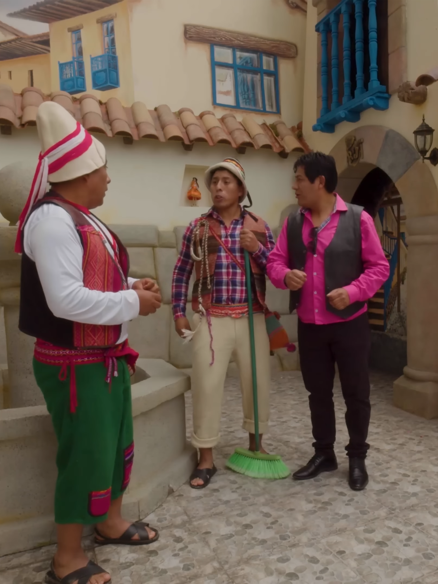🏡 [Cap. 22] Juanito y Richard - La Casona / El Doble de Riesgo 🔫 #juanitoyrichard #Comedia #Humor #Chistes