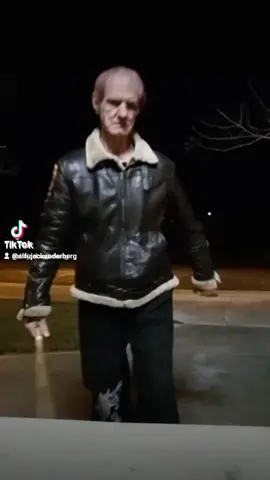 Sifu jack shadow boxing in park  various attacks and strikes from kali #sifujack #foryourpage #lasvegastiktok #brucelee.#shadowboxing #kali #jkd .