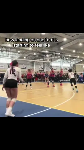 i’m working on it🙏 #kneepain #volleyball #fyp 