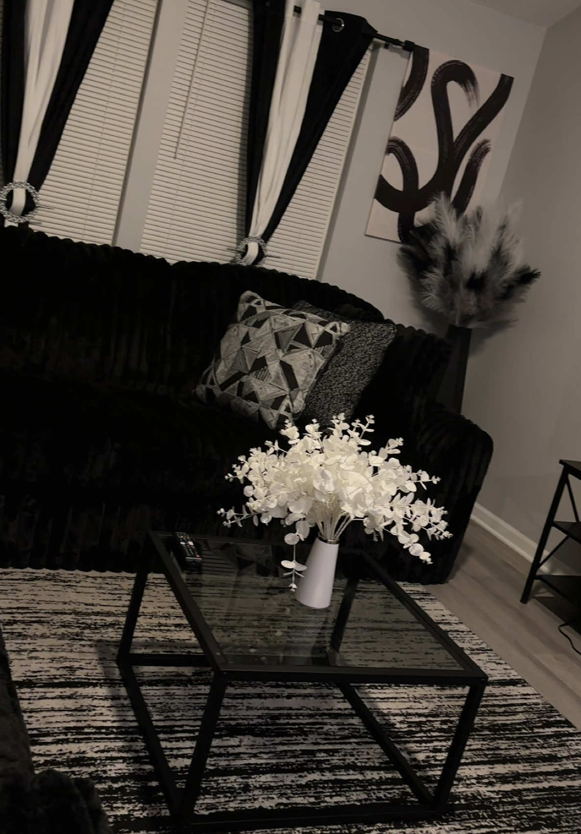 Im almost finished with my new home 🖤 #homedecor #blacklivingroom #blackhomedecor #livingroommakeover #livingroominspo #blackandwhite #blackandwhitivingroom #whitepampas #hometour #fyp #fypシ #trending #sinners #homedecorideas #homedecortiktok #firsthome #firsthomebuyer #homeproject #livingroomideas 