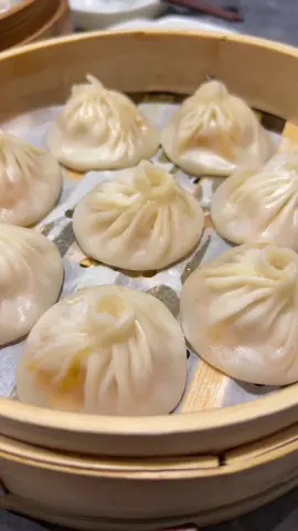 ไม่ได้กินถือว่ามาไม่ถึง!! Lai Lai เสี่ยวหลงเปา แถว Jing’an Temple ให้เป็นที่สุด The best นัมเบอร์วัน ถูกต้อง 10000000/10 แบบทรัฟเฟิลก็คือดีย์ เกี๊ยวตัวใหญ่ดี จบจึ้ง ต้องโดน!! #อร่อยบอกต่อ #shanghai #Foodie 