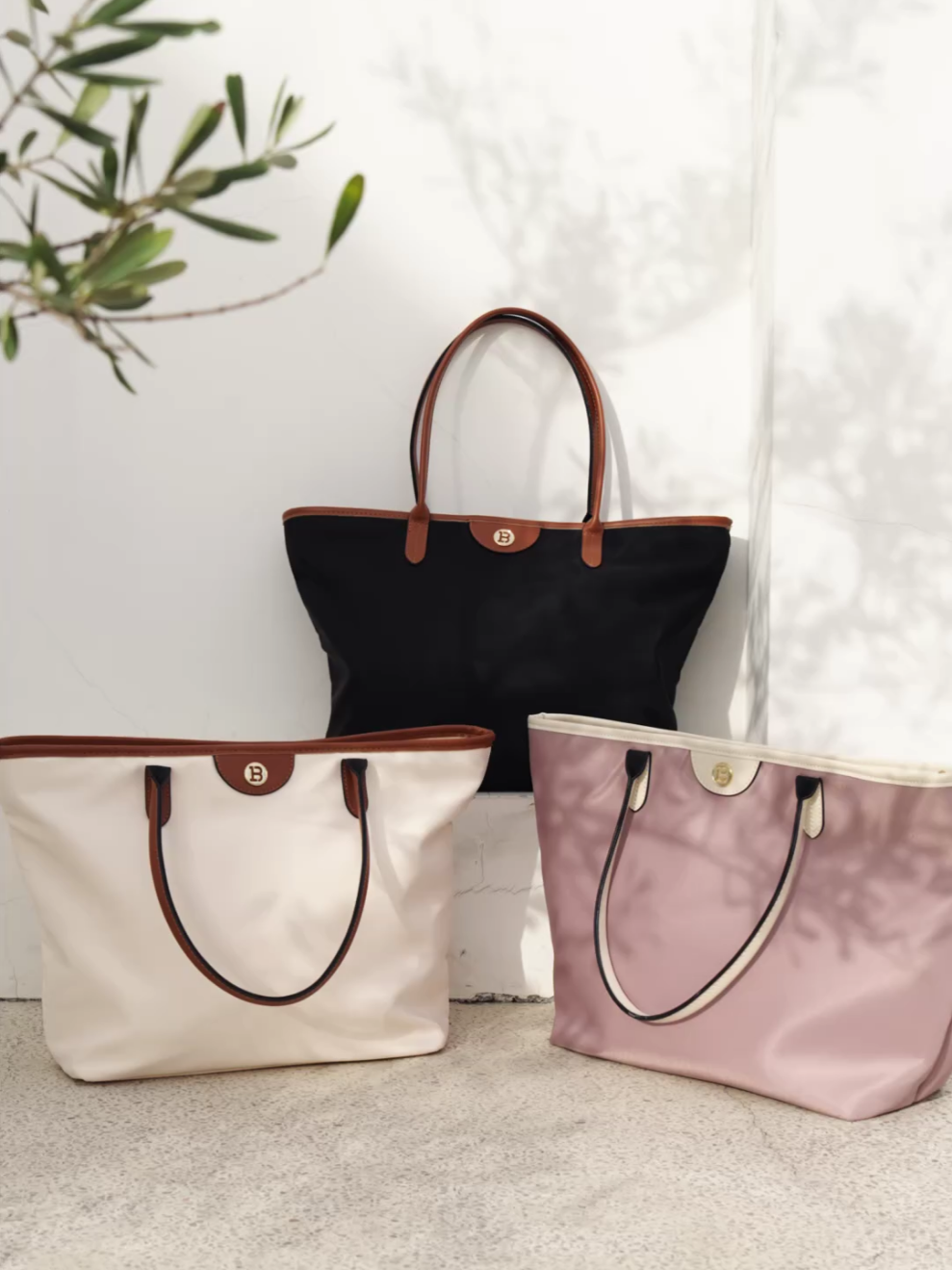 First choice for large bags when going out in the rainy season.waterproof material makes you not afraid of getting wet. #bagaddict #totebag #summerbag #bostantenmalaysia #bostanten #tiktoksale #totebags #waterproofbag 