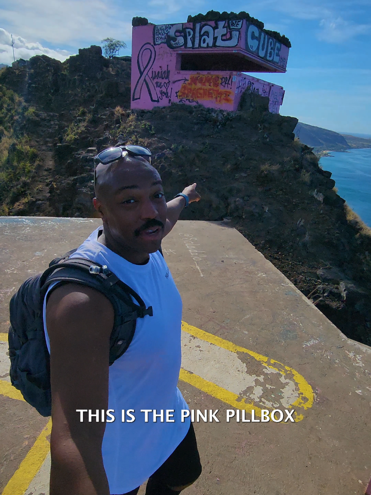 Hiking to see the most beautiful views in Oahu Hawaii | Pink Pillbox 