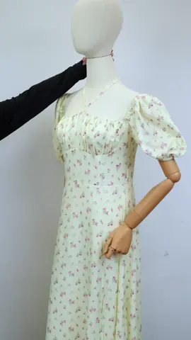 Charming floral dress: Exude summer - time elegance #dresses #girls #dressrecommendation #sundress #shopping 