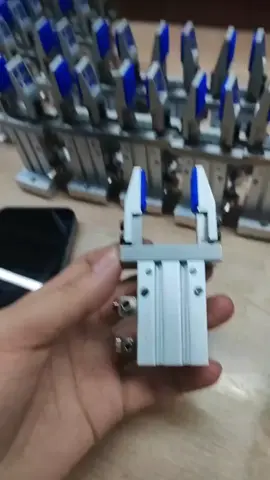 Thiết bị robot