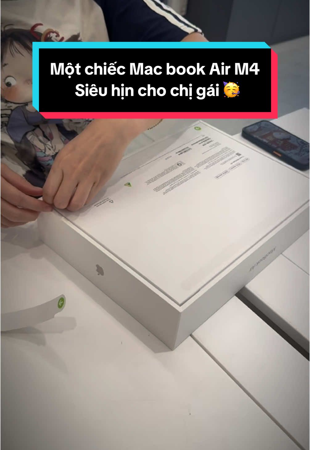 Khách yêu qua shop em unbox seal macbook đi ạ 🥰 #macbookairm4 #apple #fstudiobyfpt #fstudio02nvc #xuhuong 