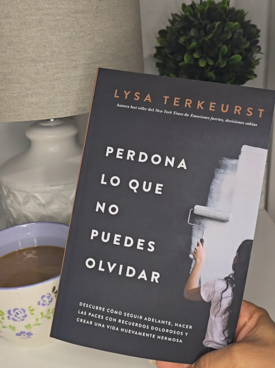 Perdonar y sanar 📚❤️‍🩹 #BookTok #book #fy #tiktokshopbooks  #libros #lectura #perdonar #sanar #comoperdonar #elperdon #perdonaloquenopuedesolvidar  #comoperdonaraquientelastimo  #perdonar #perdonarysoltar  #perdonarysanar #perdonaryadradecer #iberaremociones  #tristeza #sanandoheridas #comosanarmicorazon #librostiktok #TikTokShop  #librodeautoayuda #parati 