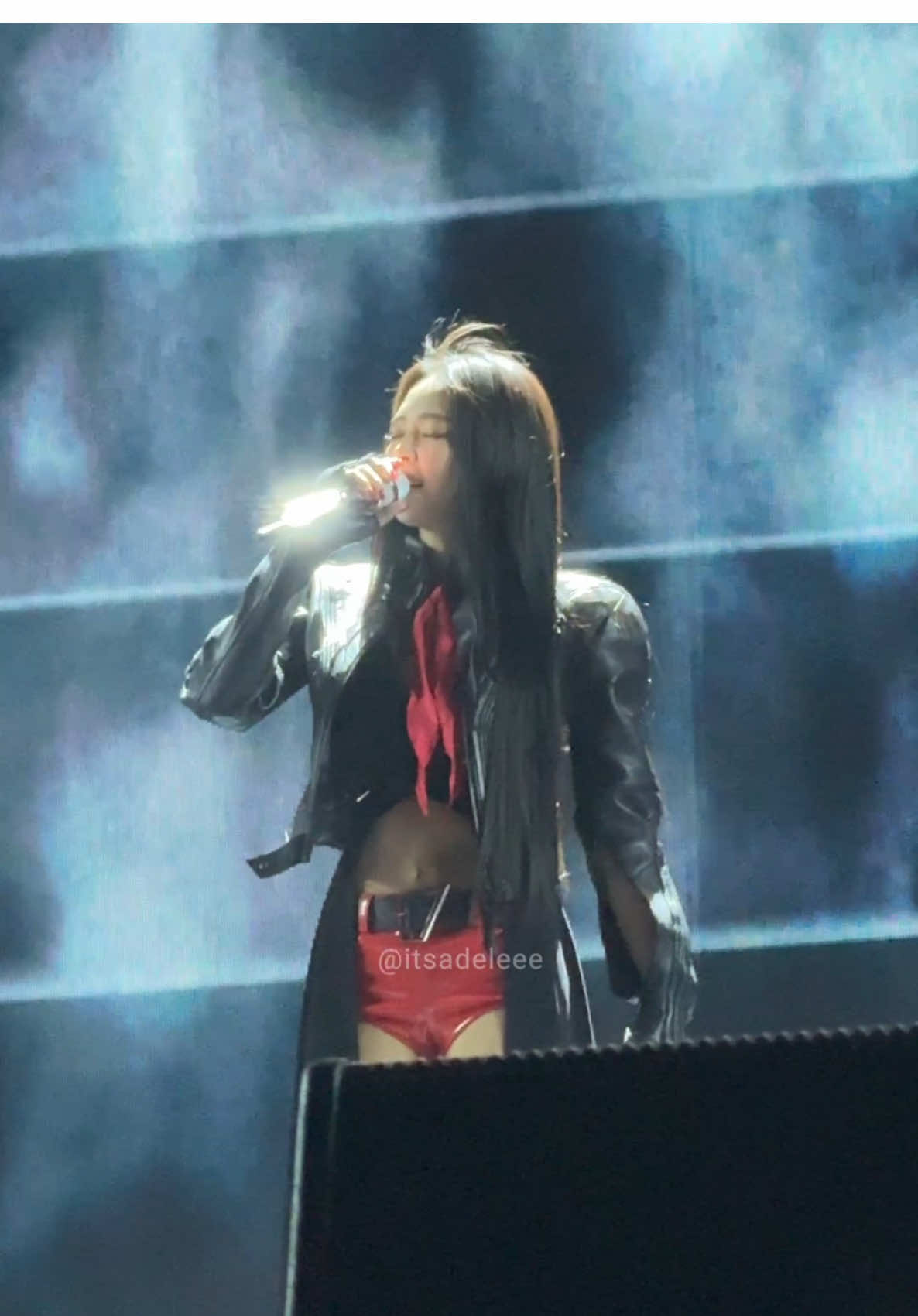 THE FTS VOCALS during w2 🔥 she does not play. #JENNIE #JENCHELLA #COACHELLA #COACHELLA2025 #제니 #FTS #RUBY #FANCAM 