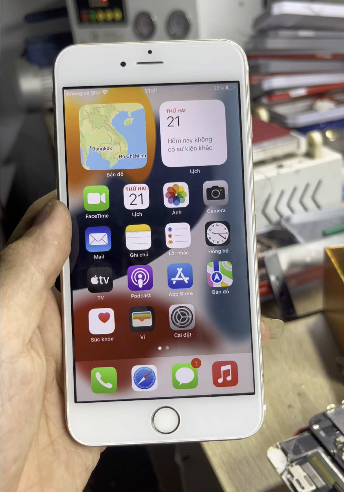 hàng lại về cho anh em đây. 6splus 64G Full vân tay giá hssv vài trăm ka mượt ngon. inbox chốt nhanh không hết 😍#xuhuongtiktok2025 #xuhuongtiktok #titokvietnam #iphone #iphonegiare #xuhuongtiktok2024