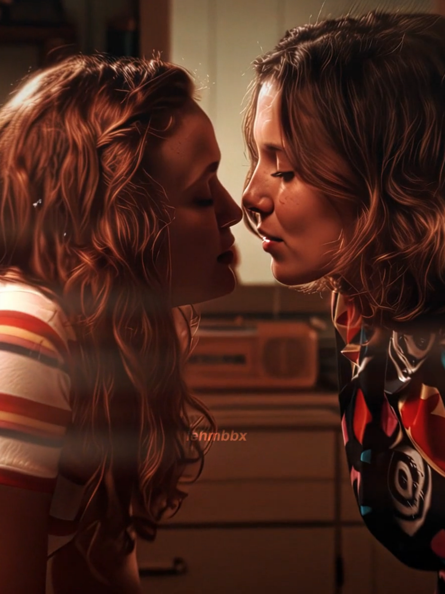 oops i think i saw some.. oh don't mind.. if u don't shipp them, just SCROLL! #elmax #elmaxedit #strangerthings #elmax🏳️‍🌈 #lehmbbx