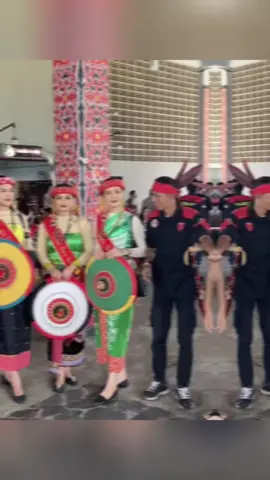 Na lama agi yukng naik Dango man Pekan Gawai Dayak, ame lupa atakng boh🤭😂💪#FYP #DAYAK_GANTENG #DAYAKCEGA #KALBAR #FKKM #NAIKDANGO #PGD 