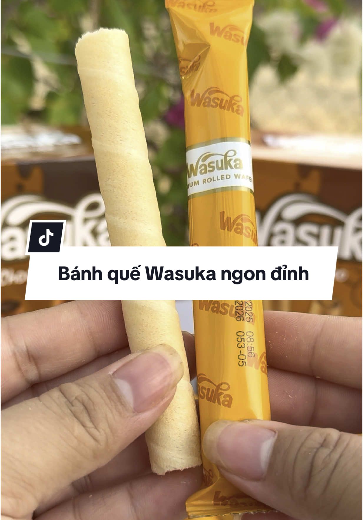 Công nhận cái loại bánh quế này ngon mà chất lượng thật #suumuoireview #banhque #banhquesocola #banhquephomai #wasuka 