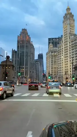 Welcome to United States of America 😍❤️🇺🇲 #unitedstates #city #estadosunidos #foryou #fyp #fyp #viral #travel #chicago #traveltiktok #nyc #newyork #newyorkcity #skyline #america #eeuu #manhattan#chicago #downtown #chicagodowntown #chicagoarchitecture #usa #foryou #foryoupage #foryourpage Chicago, travel Chicago, winter road trip in Chicago, scenic city winter drive, snow drive, Trump International Hotel & Tower Chicago, London House Chicago