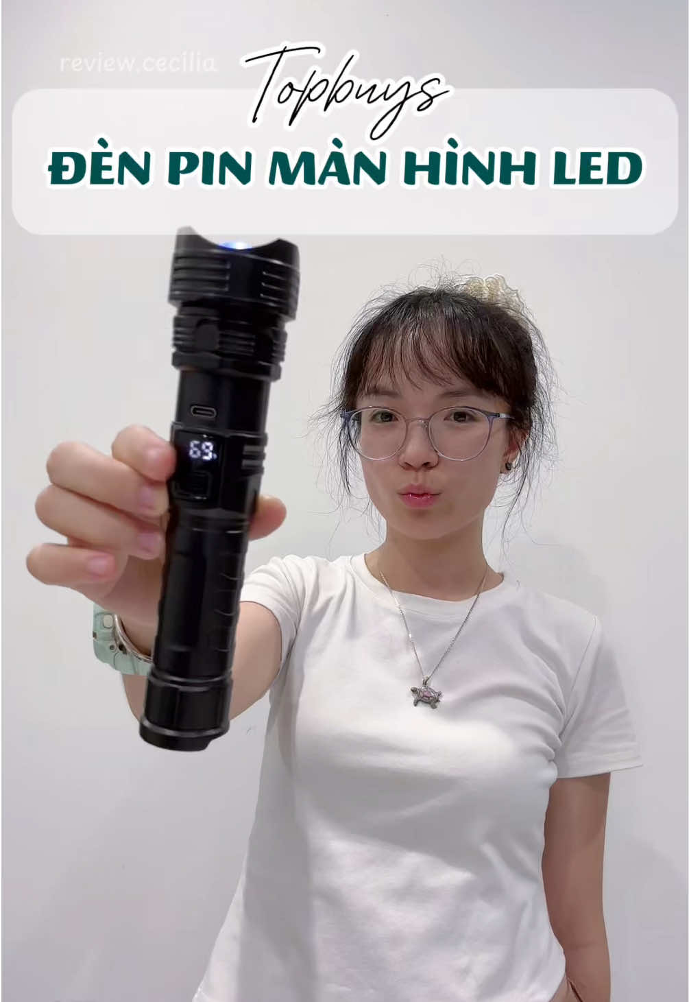 Trong nhà nên có sẵn sàng cái đèn pin nha 👌👌 — #denpin #denpinsieusang #đènpin #denpinmini #giadung #giadungtienich #giadungthongminh #cupdien #topbuys 