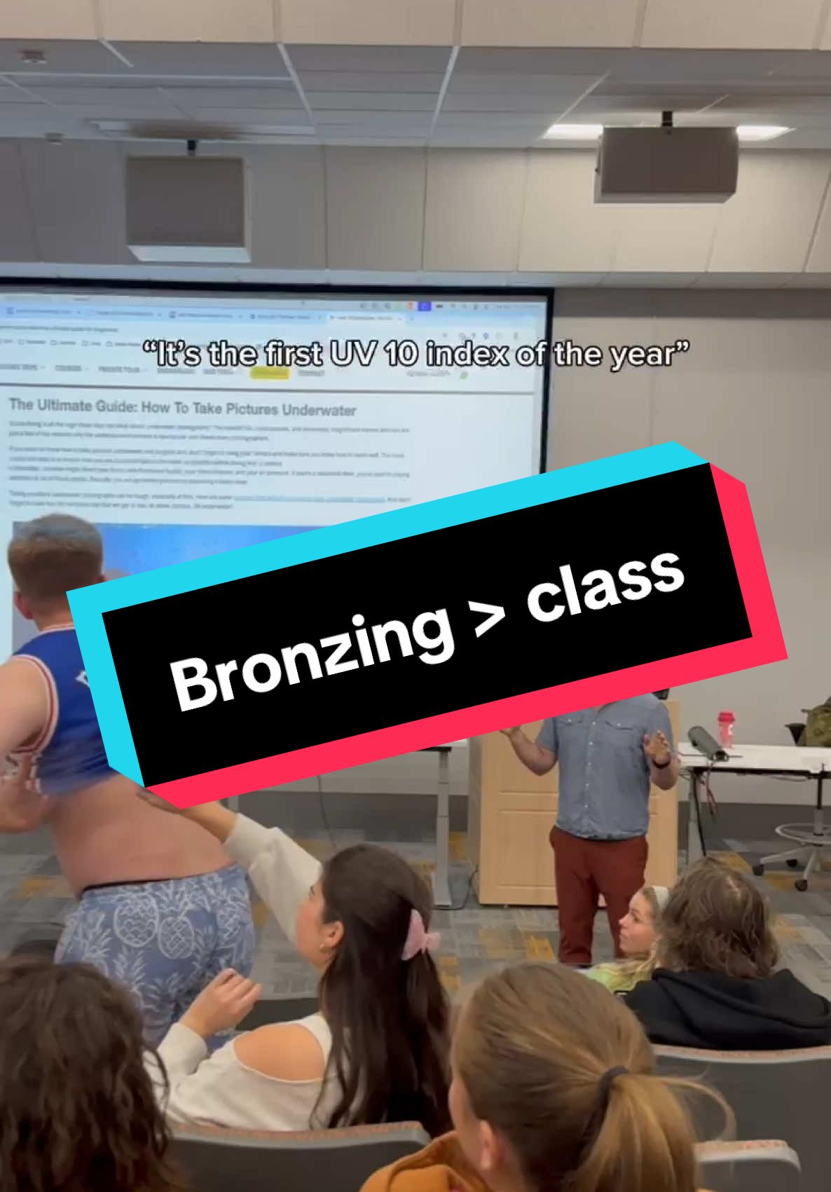 Even #scubadiving #college #class takes time for #bronzing #bronzer #suntanning #layingout #sunsoutbunsout #skysoutthighsout #sunscreen @Sun Bum #uvindex 