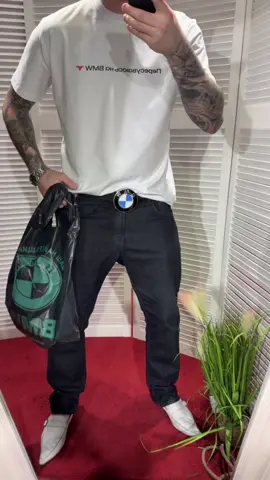 Футболки Пересуваюсь на BMW можно заказать в нашем ТГ kovalevskiy shop 😀