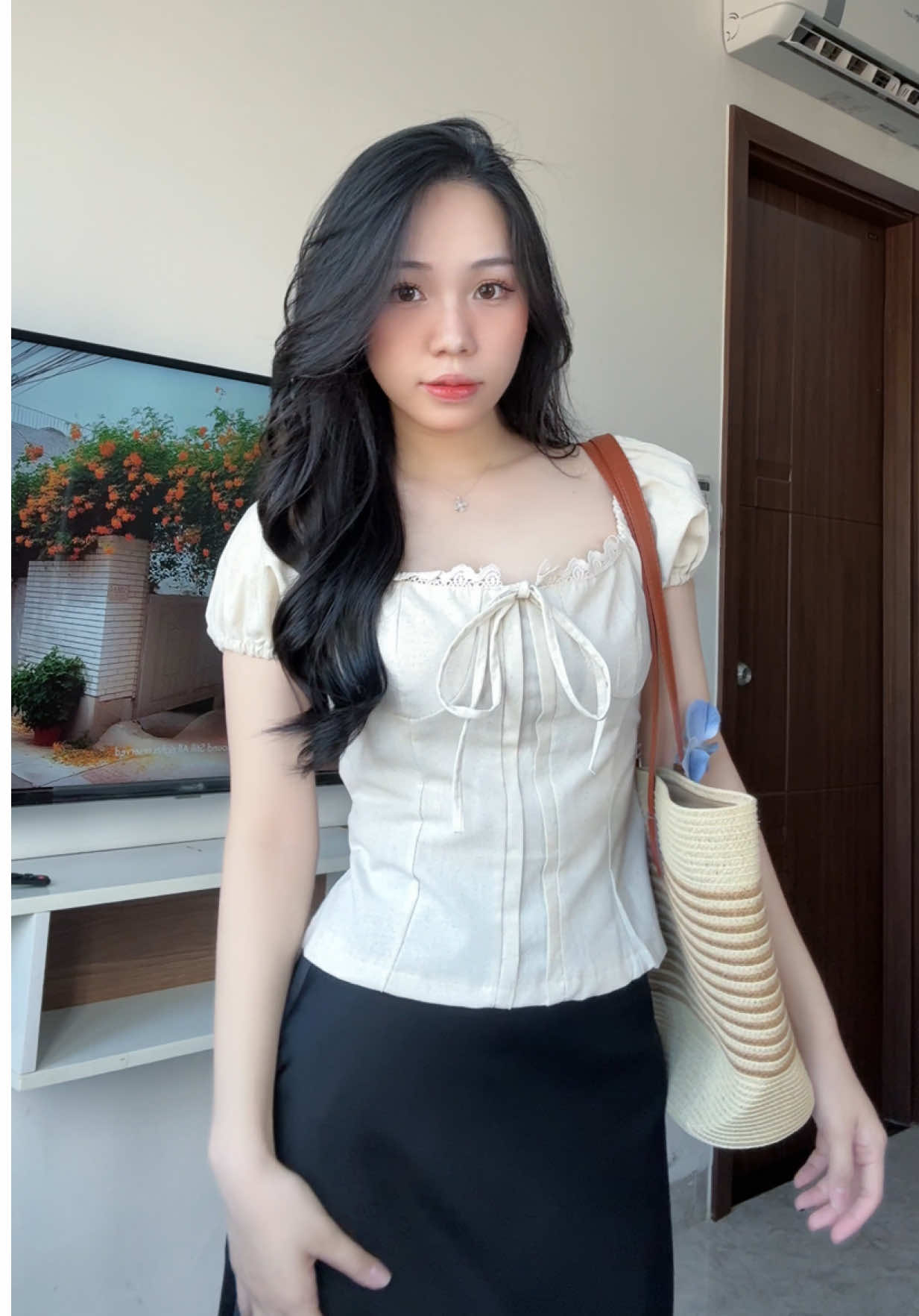 Tui mê cái áo nì qá 🫶🏻 @kimeehouse  #pgthao #kimeehouse #xuhuong #fypシ゚ #Summer #outfit 