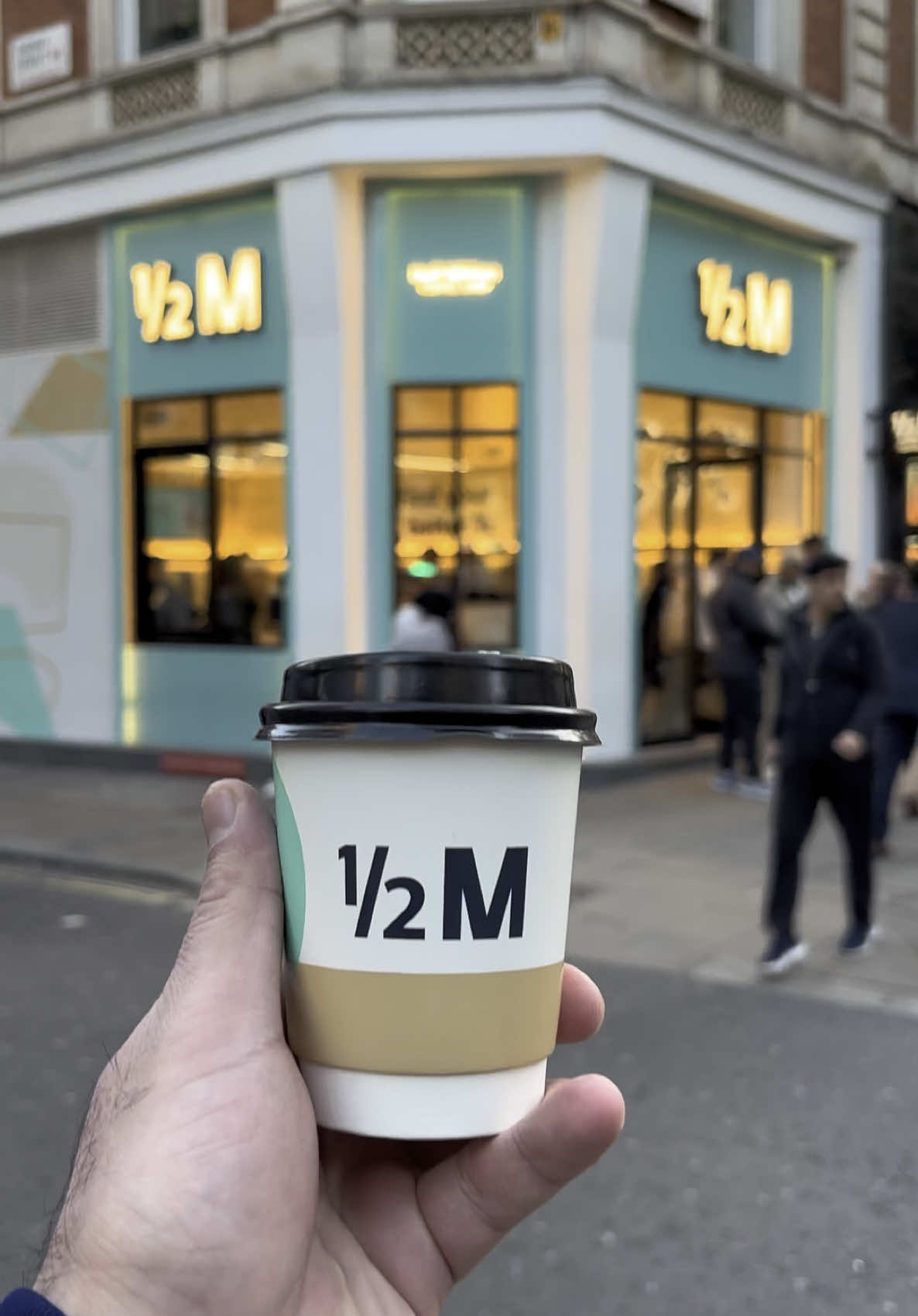 1/2 Million Coffee Shop KARAK CHAI (کرک چائے) in London Oxford Street  Postcode: W1C2PE Gem: KARAK CHAI #halfmillion #karakchai #coffee #london #oxfordstreet #chai #چائے #tealover #tea #chailovers #tealovers #FoodLover #foodreview #fyp #foryoupage❤️❤️  ##creatorsearchinsights