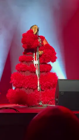 King Tha ❤️ #nizilibeleubanizalwangobani #kingtha #thandiswamazwai #livemusic #liveshow #fyp 