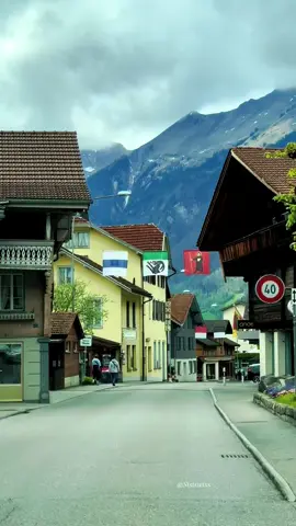 #swissroads 🇨🇭#roadtrip #swissalps #swissmountains #amazingswitzerland #beautifuldestinations #sisiswiss #swissbeautiful 