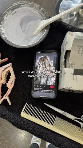 comment “💇🏼‍♀️” if this is your dream job🫶🏼 #cosmetologyschool #cosmetologystudent #hairschool #hairstyle #hairstylist #hairstylistsoftiktok #hairdresser #hairstyleinspo #hairtok #hairdressersoftiktok 