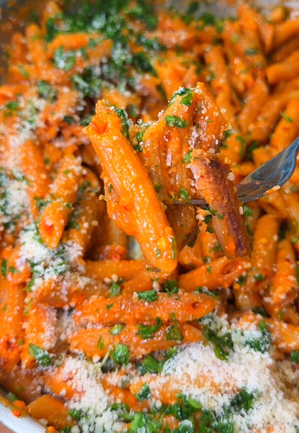 Toasted One-Pot Creamy Tomato Garlic Pasta 𝐅𝐔𝐋𝐋 𝐑𝐄𝐂𝐈𝐏𝐄 𝐎𝐍 𝐌𝐘 𝐁𝐋𝐎𝐆 𝐃𝐫𝐯𝐞𝐠𝐚𝐧𝐛𝐥𝐨𝐠 𝐝𝐨𝐭 𝐜𝐨𝐦 (𝐋𝐈𝐍𝐊 𝐈𝐍 𝐌𝐘 𝐁𝐈𝐎) #veganmeal #veggierecipes #pasta #hiddenveggies #vegan #veggie #veganrecipes #pastasauce #pastalover #pastapasta #pastarecipe #roastedveggies #easyrecipes #healthypasta #plantbasedfood #ve#EasyRecipesganfood #veganrecipe #onion #easyrecipe #veganfoodporn #quickrecipe #veget#EasyRecipes #easyfood #vegancomfortfood #vegetarian #lazyvegan #easyrecipes #easyveganmeals #vegandinner