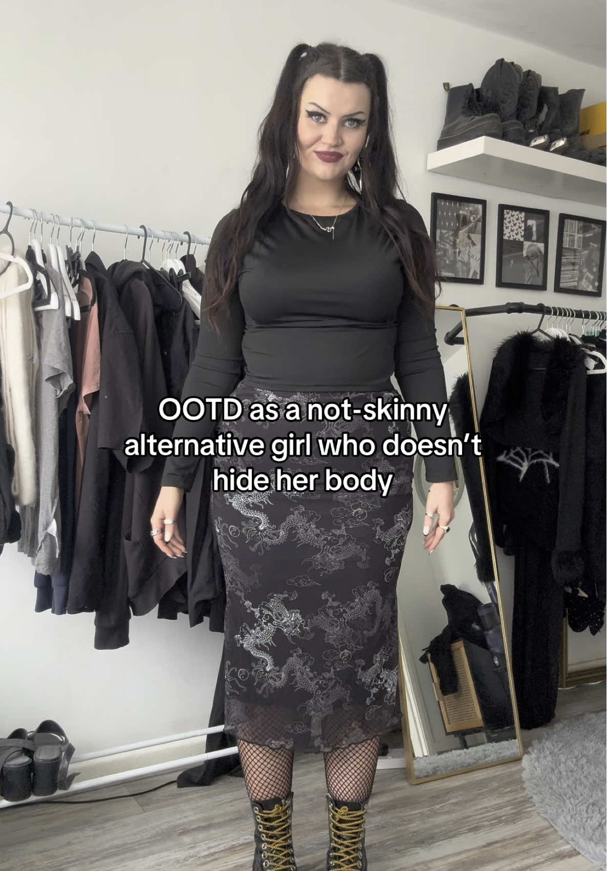 OOTD as a not-skinny alternative girl who doesn’t hide her body 🫶🏻 #altgirl #gothgirl #midsize #altfashion #midsizefashion 