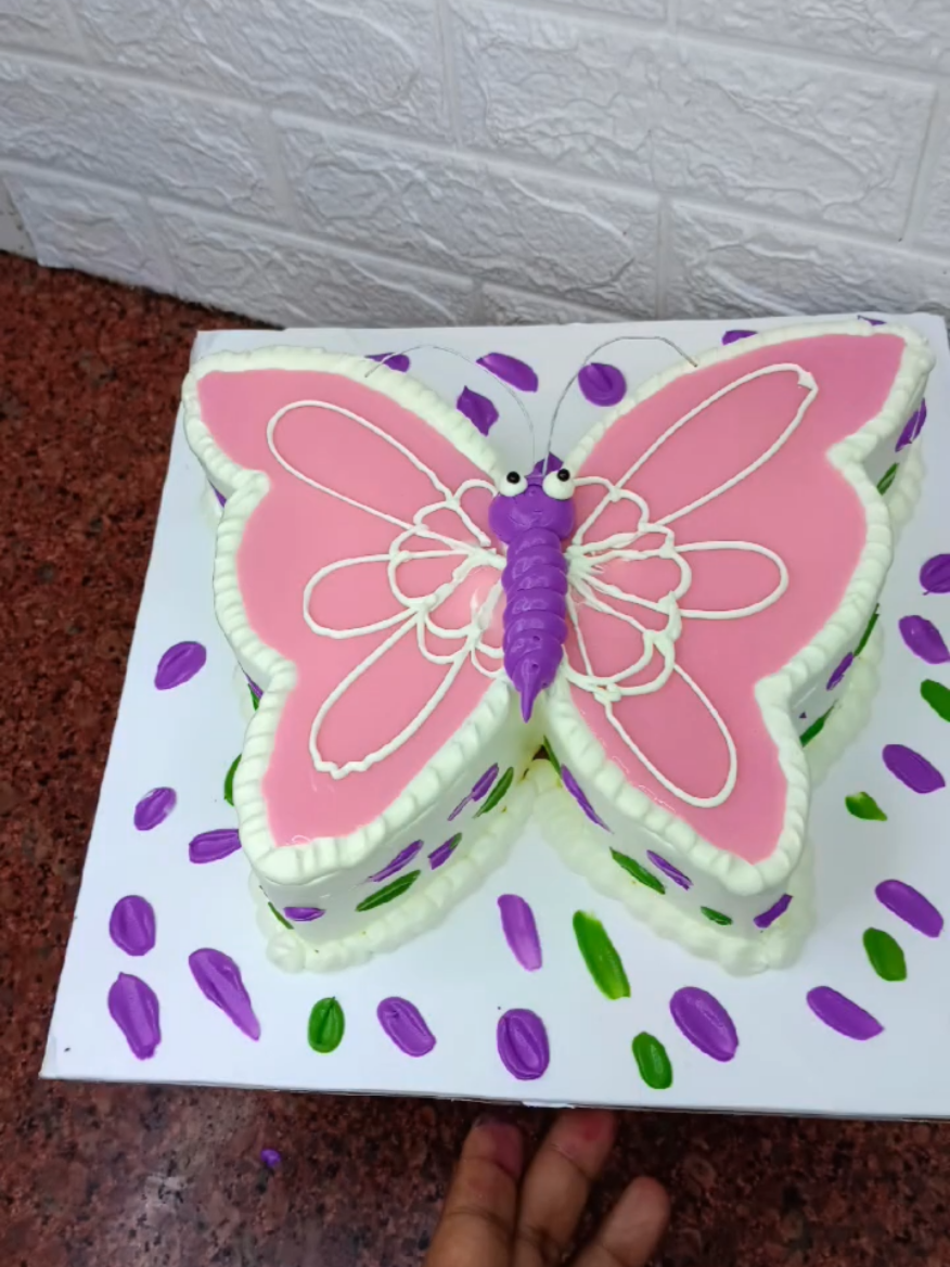 best butterfly cutting cake design decoration#cakedecorating #trendingvideo #viralvideos #design #fyp #foru #pourtoii 
