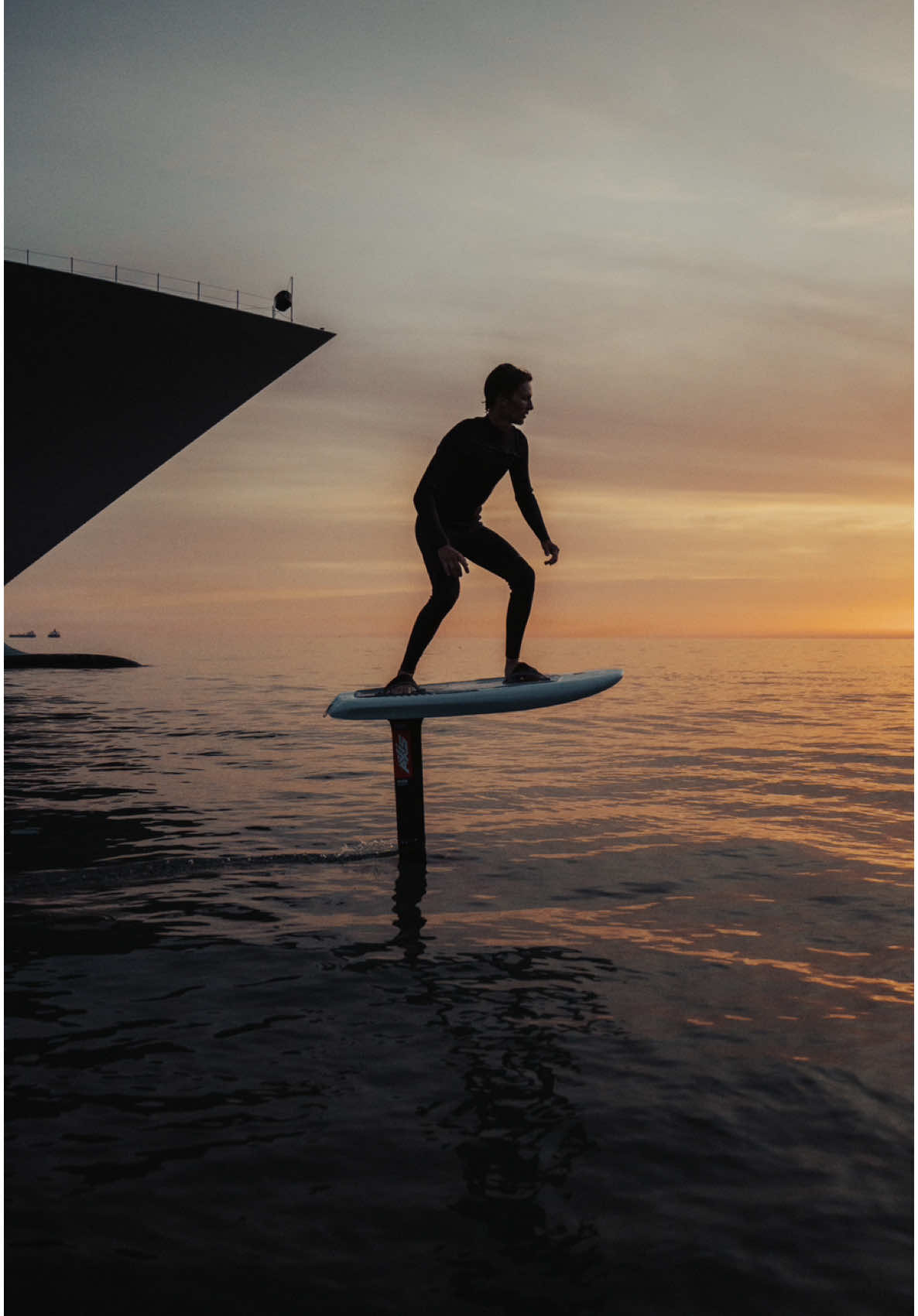 Evening foiling session 🌊 #FoilPump #PumpFoil #HydrofoilLife #NoWavesNoProblem #SunsetSession #OceanVibes #SurfWithoutWaves #FloatingAboveWater #FlyOnWater #SunsetFoiling #HumanPoweredFoil #FoilAddiction #FlatWaterMagic #PureStoke #FoilingLife #OceanFreedom #FoilTraining #NextLevelRiding #GlideDontSlide #BalanceAndFlow #WaterSportsVibes #FoilStyle #SurfInnovation #RideTheFoil #FromDawnToDusk