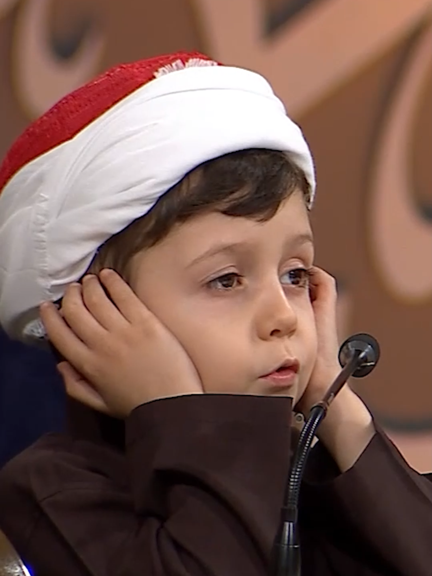 بعمر صغير طفل يتلو القران بابداع #القران_الكريم #الفرات_صوت_عراقي