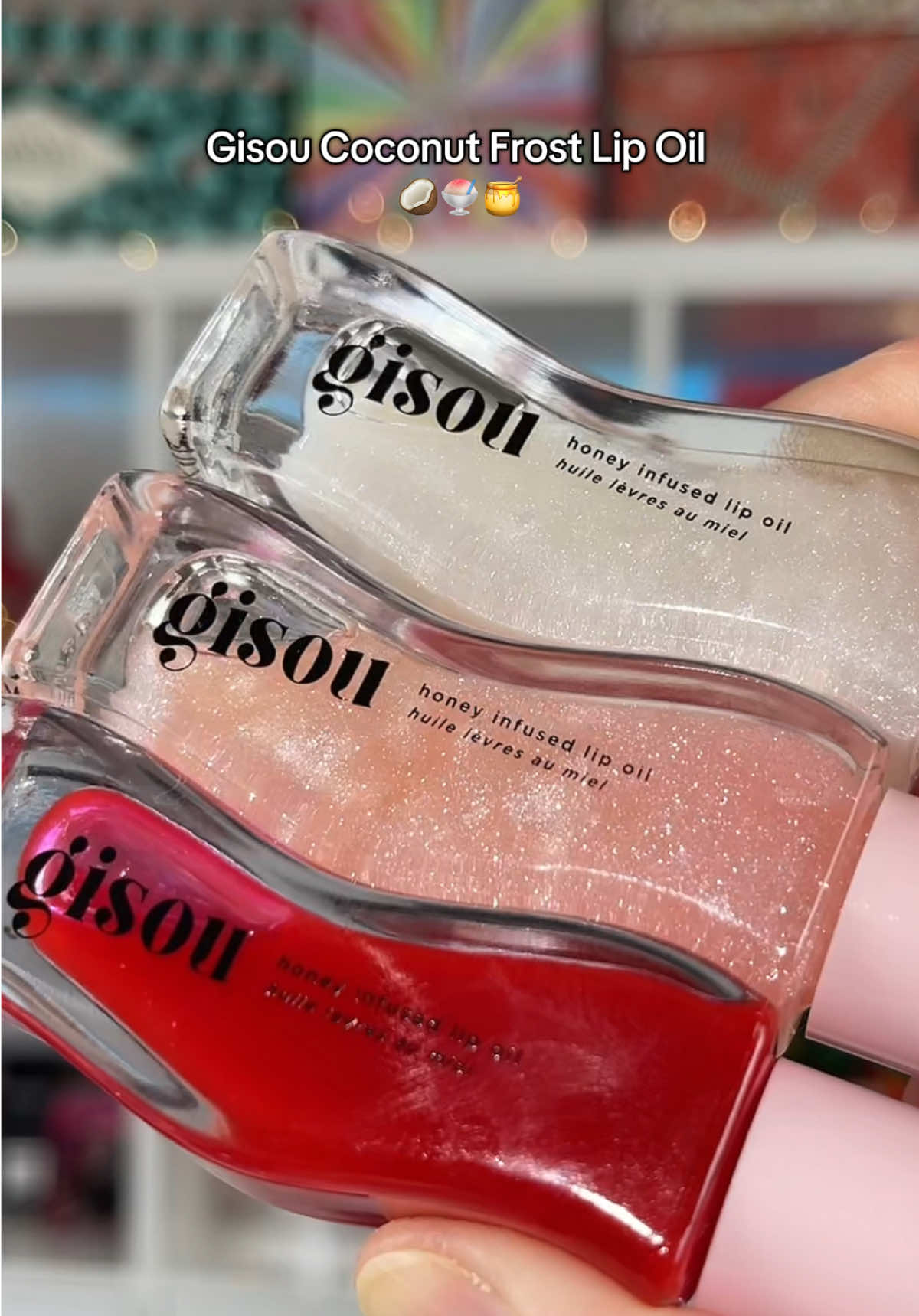 Gisou Honey Lip Oil 🍯 Loveliest lip oil shade Coconut Frost 🥥🍧 It feels really nice in the lips, super oily, not sticky, good glossy 10/10 Gisou Honey Infused Hydrating Lip Oil shade Coconut Frost @Gisou  #gisou #gisoulipoil #lipglosses #gisouproducts #lipoil #lipoils #prettymakeup 